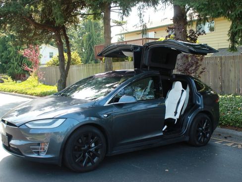 Used 2017 Tesla Model X 75D AWD/4WD image 22