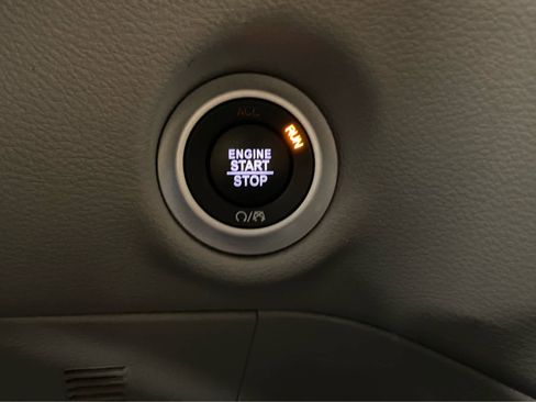 Used 2024 Chrysler Pacifica Touring-L FWD image 40