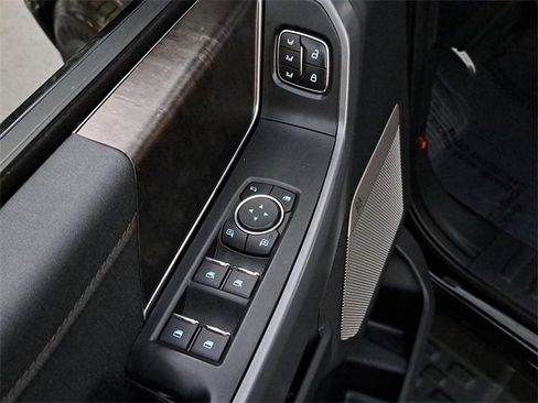 Used 2023 Ford F150 Lightning Lariat image 22