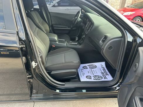 Used 2019 Dodge Charger SXT RWD image 21