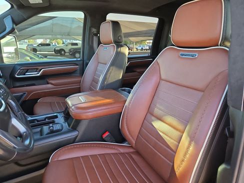 Used 2025 GMC Sierra 2500 Denali Ultimate w/ Max Trailering Package AWD/4WD image 15