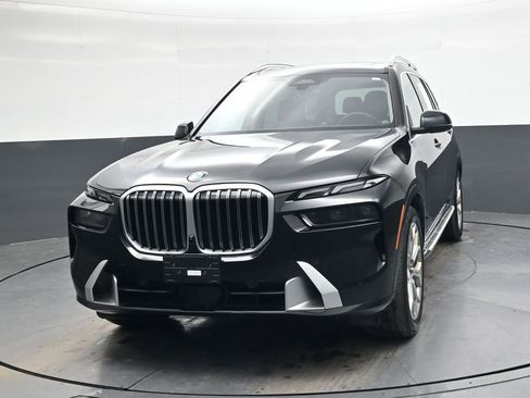 Used 2025 BMW X7 xDrive40i image 9