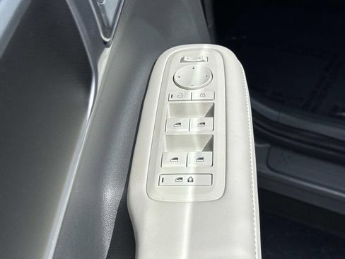 Certified 2025 Hyundai Santa Fe SEL image 21