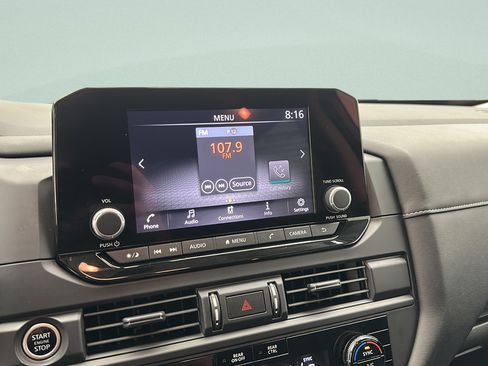 Used 2024 Nissan Pathfinder S AWD/4WD image 18