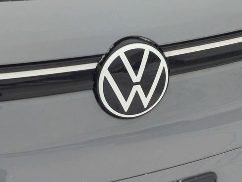 Used 2022 Volkswagen ID.4 Pro image 11