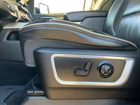 Used 2019 RAM 1500 Laramie AWD/4WD image 17