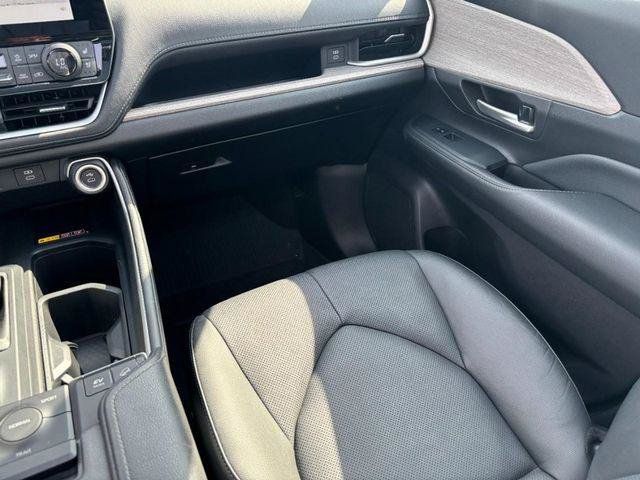 Certified 2024 Toyota Grand Highlander AWD Hybrid image 14