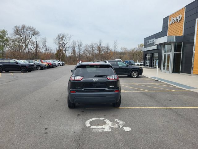 Used 2019 Jeep Cherokee Latitude w/ Popular Appearance Group AWD/4WD image 12