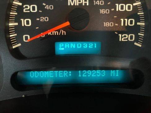 Used 2004 Chevrolet Silverado 2500 W/T w/ Skid Plate Package AWD/4WD image 18