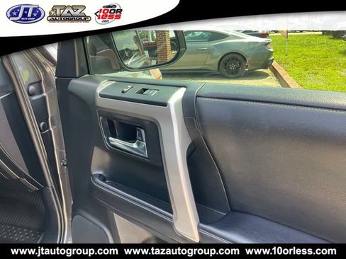 Used 2022 Toyota 4Runner Limited AWD/4WD image 19