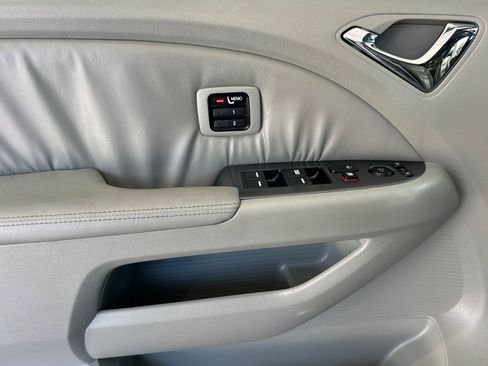 Used 2007 Honda Odyssey Touring image 12