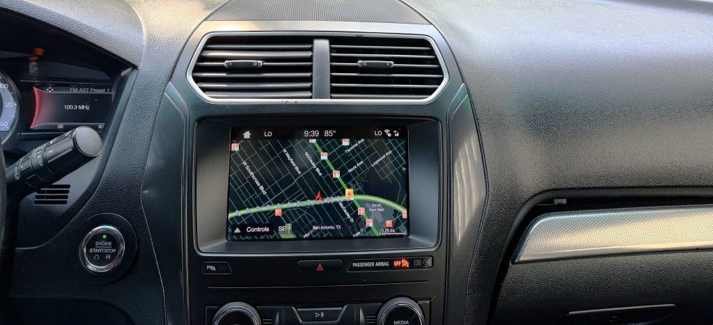 Used 2019 Ford Explorer XLT w/ Equipment Group 202A FWD image 25