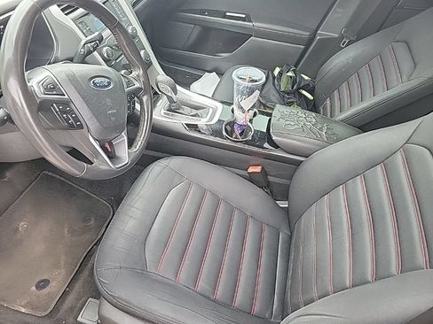 Used 2014 Ford Fusion SE w/ Equipment Group 201A FWD image 9