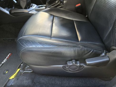 Certified 2019 Toyota Tacoma TRD Off-Road w/ TRD Premium Off Road Package image 16