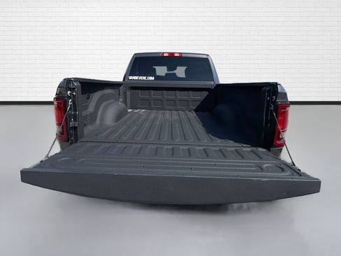 Used 2025 RAM 2500 Big Horn AWD/4WD image 25