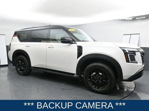 Used 2025 Nissan Armada PRO-4X image 3