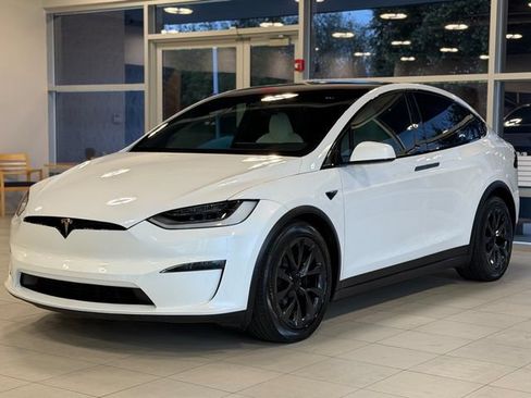 Used 2022 Tesla Model X Plaid AWD/4WD image 5