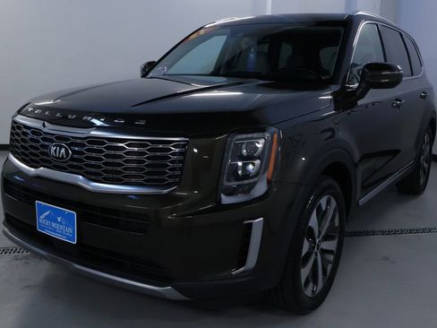 Used 2021 Kia Telluride EX w/ EX Premium Package image 3