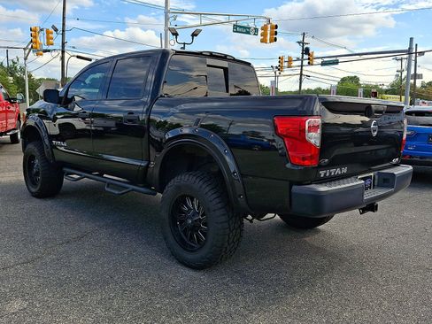 Used 2018 Nissan Titan S w/ S Utility Package AWD/4WD image 4