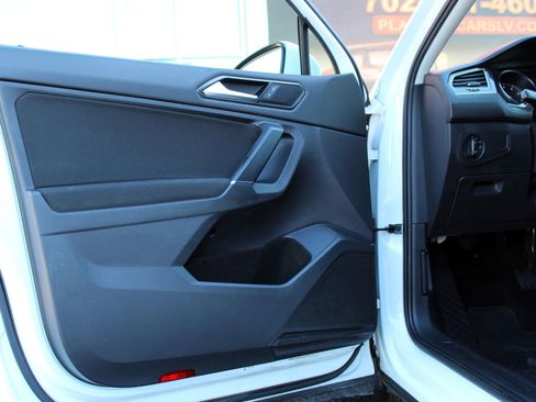 Used 2018 Volkswagen Tiguan S image 5