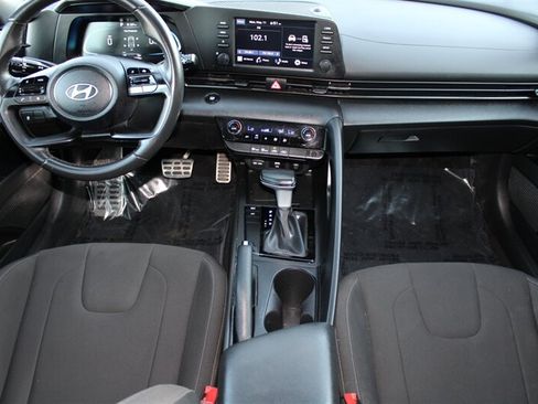 Used 2025 Hyundai Elantra Sport FWD image 22