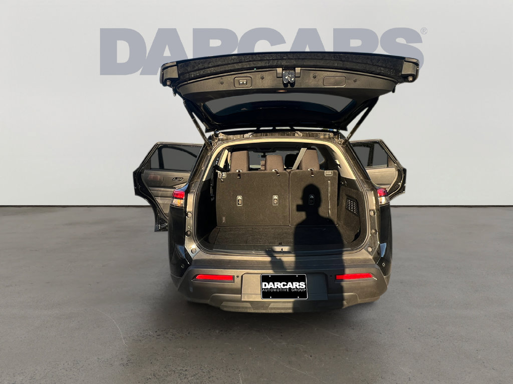 Used 2025 Nissan Pathfinder SV AWD/4WD image 30