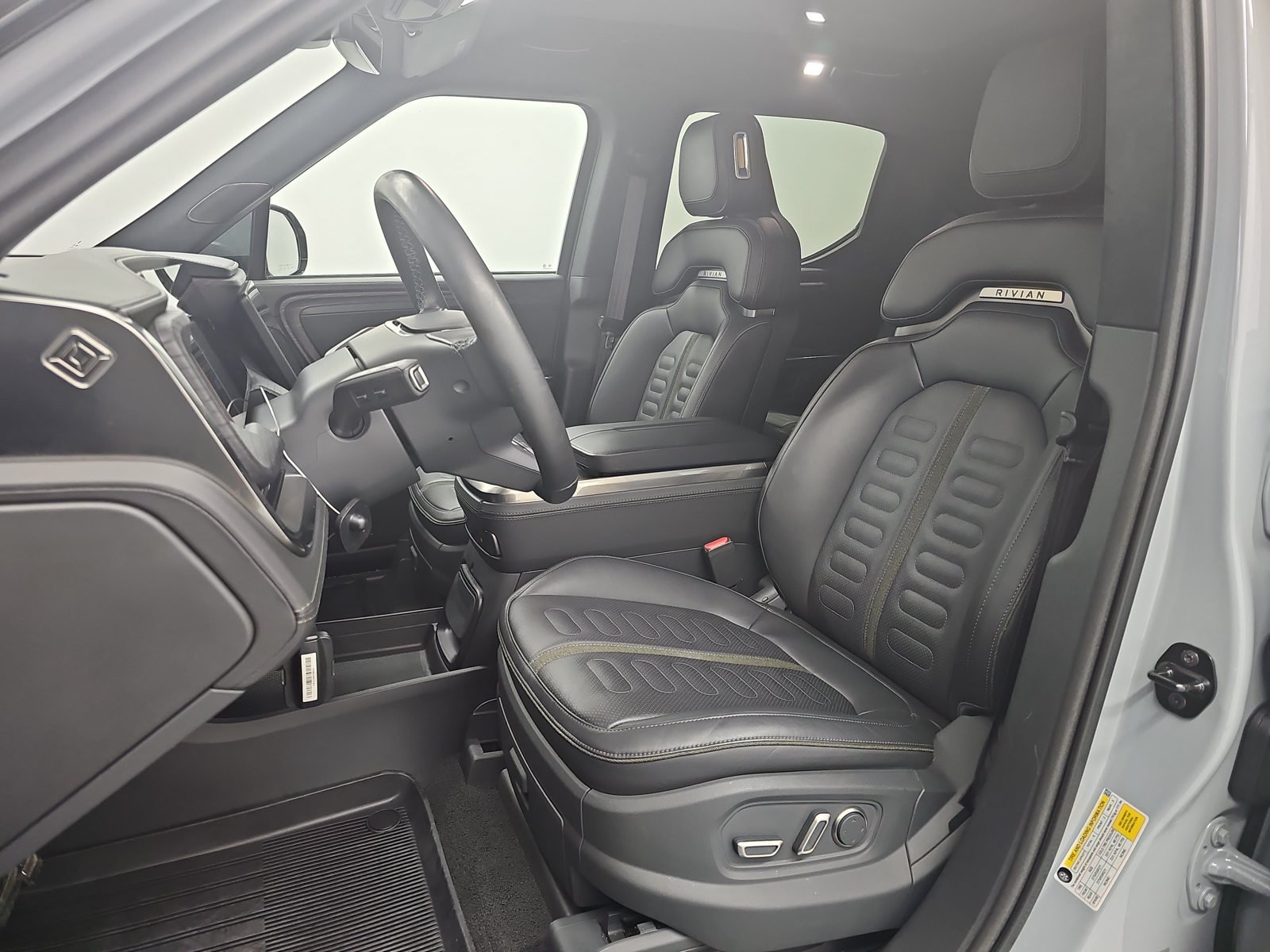 Used 2023 Rivian R1T Adventure Quad AWD/4WD image 20