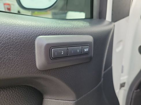 Used 2023 Nissan Titan PRO-4X w/ Pro-4x Convenience Package AWD/4WD image 19