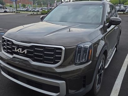 Used 2023 Kia Telluride S w/ S Sunroof Package