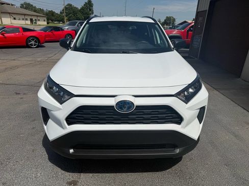 Used 2021 Toyota RAV4 LE AWD/4WD image 8