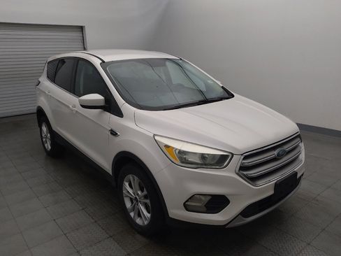 Used 2017 Ford Escape SE FWD image 13