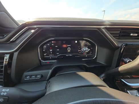 Used 2024 GMC Sierra 2500 Denali Ultimate image 15