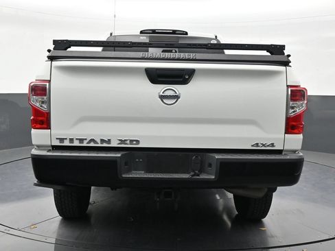 Used 2017 Nissan Titan S AWD/4WD image 4
