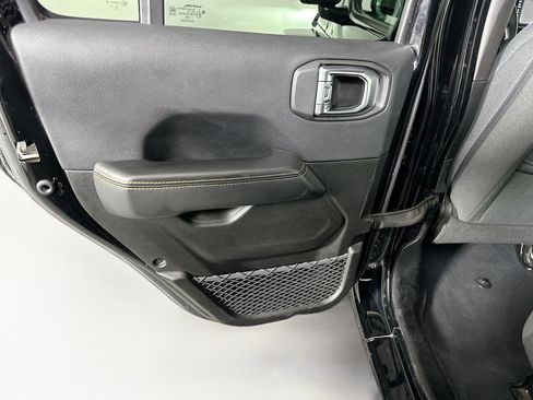 Used 2025 Jeep Wrangler Unlimited Sahara AWD/4WD image 24