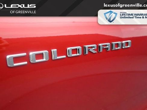 Used 2025 Chevrolet Colorado Z71 w/ Technology Package AWD/4WD image 10
