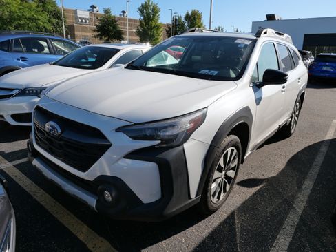 Used 2023 Subaru Outback Limited AWD/4WD image 2