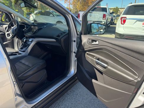 Used 2015 Ford C-MAX Energi SEL w/ Equipment Group 302A image 20