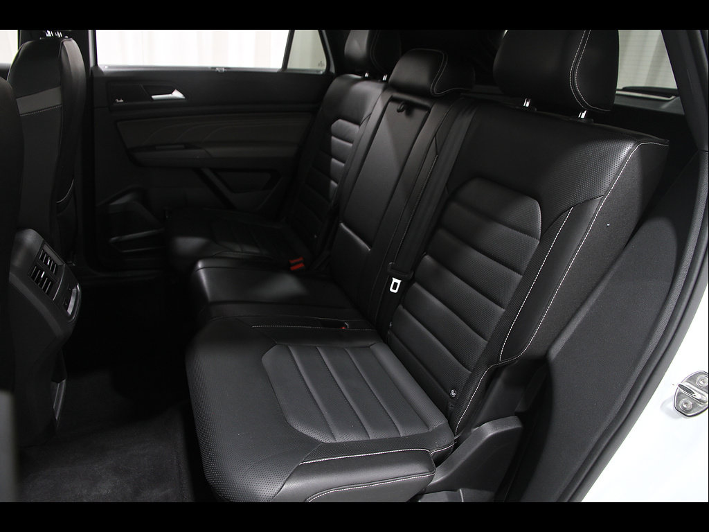 Used 2021 Volkswagen Atlas Cross Sport SEL Premium AWD/4WD image 19