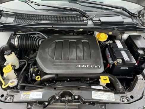 Used 2015 Dodge Grand Caravan SXT FWD image 9