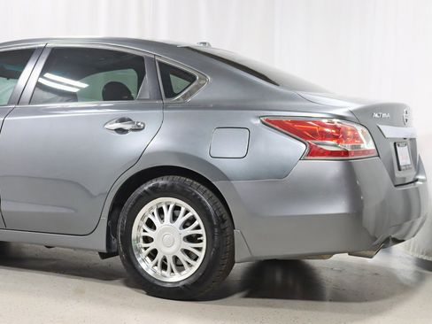Used 2015 Nissan Altima 2.5 S w/ Power Driver Seat Package FWD image 9