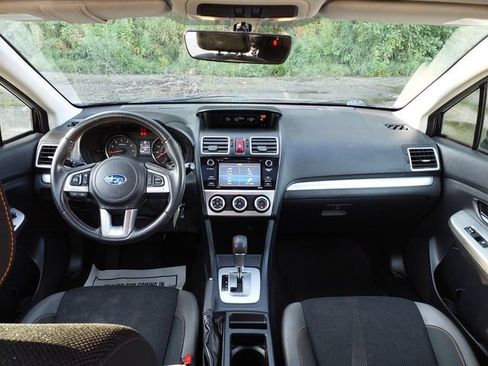 Used 2017 Subaru Crosstrek 2.0i Premium w/ Moonroof Package AWD/4WD image 21