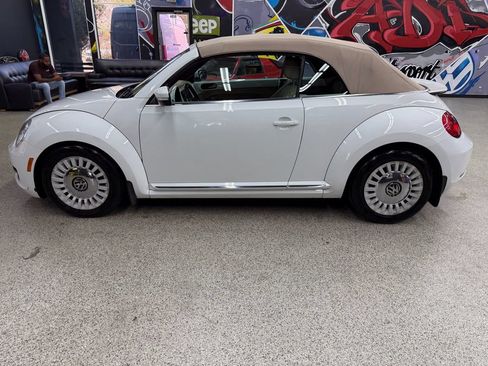 Used 2014 Volkswagen Beetle 1.8T FWD image 2