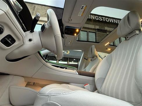 Used 2023 Mercedes-Benz EQS 580 4MATIC Sedan image 13