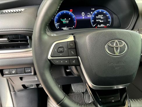 Used 2026 Toyota Grand Highlander AWD image 11