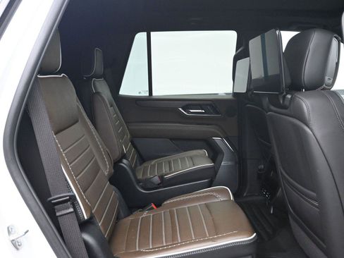 Used 2025 GMC Yukon Denali Ultimate image 14