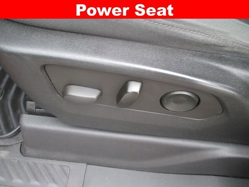 Used 2022 Chevrolet Silverado 1500 Custom image 21