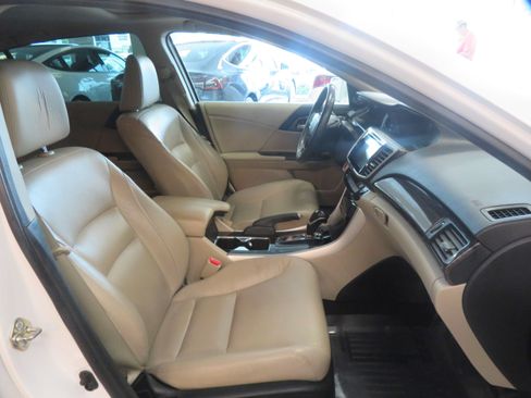 Used 2016 Honda Accord EX-L image 25