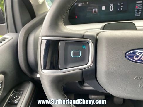 Used 2025 Ford Expedition Max Active AWD/4WD image 22