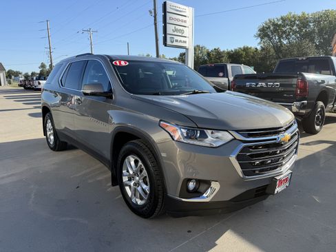 Used 2018 Chevrolet Traverse LT AWD/4WD image 35