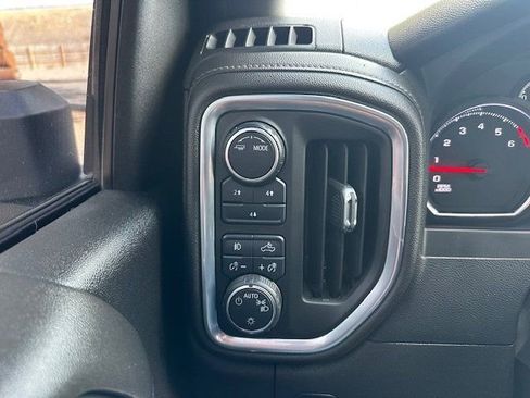 Used 2022 Chevrolet Silverado 2500 LT w/ Convenience Package image 20